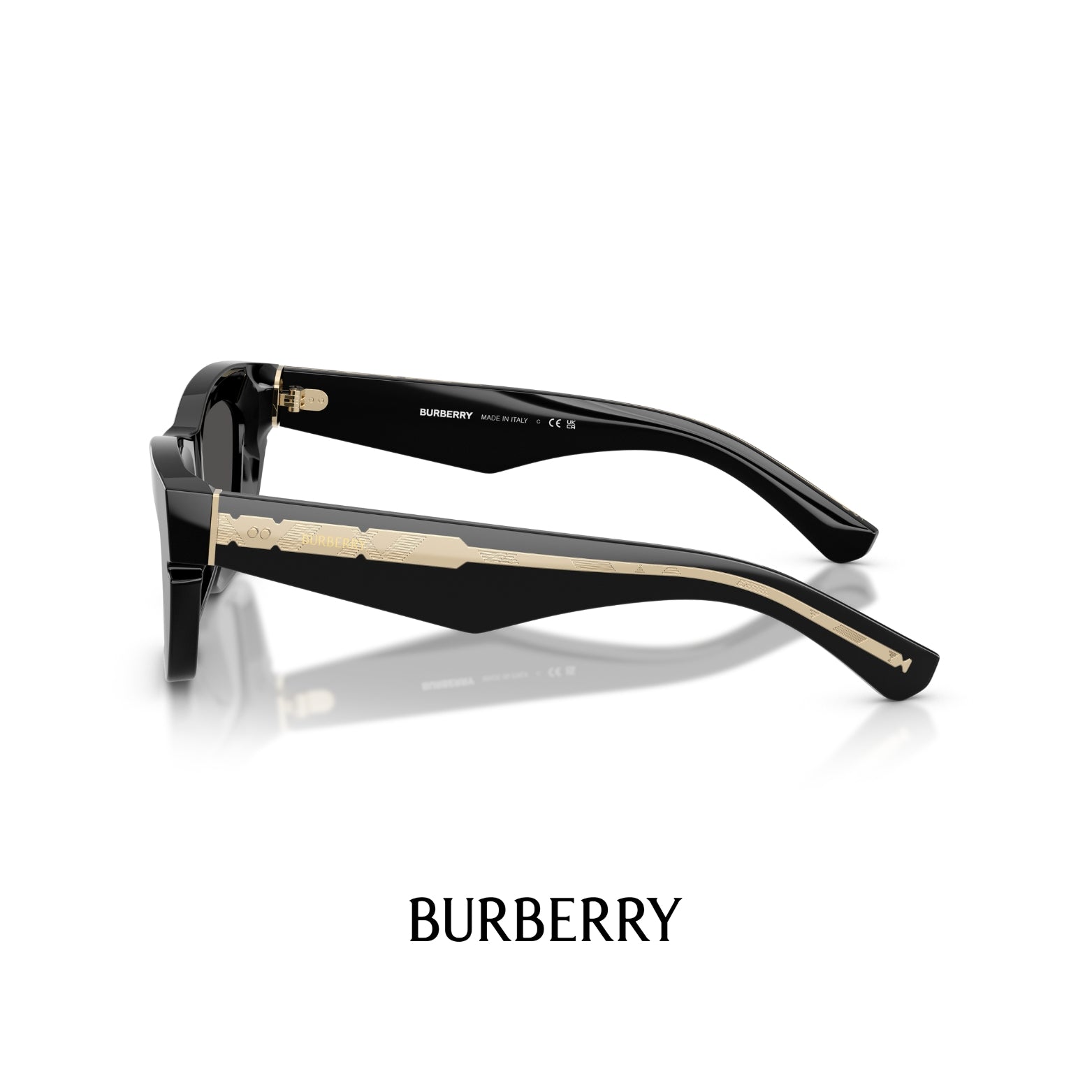 Burberry
BE4454